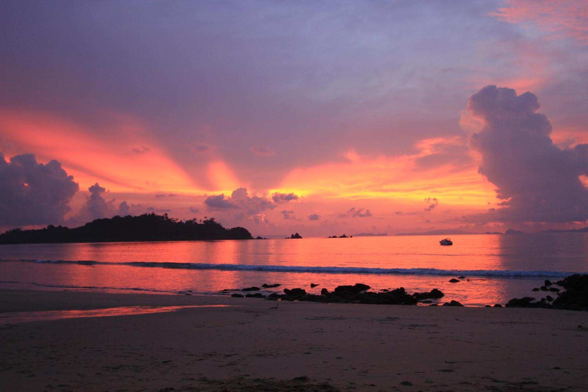Heaven Beach Resort & Art Koh Phayam Zewnętrze zdjęcie