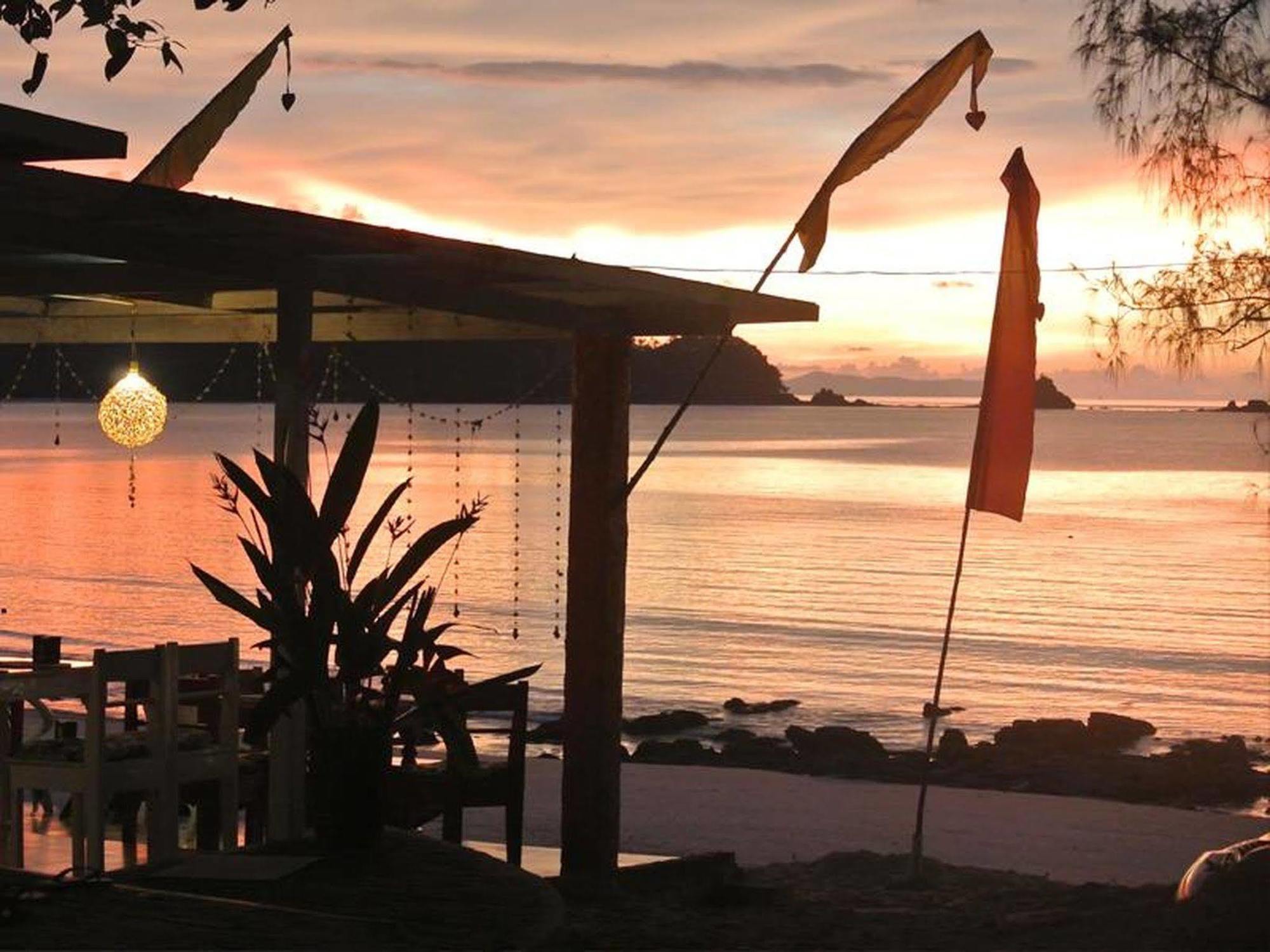 Heaven Beach Resort & Art Koh Phayam Zewnętrze zdjęcie